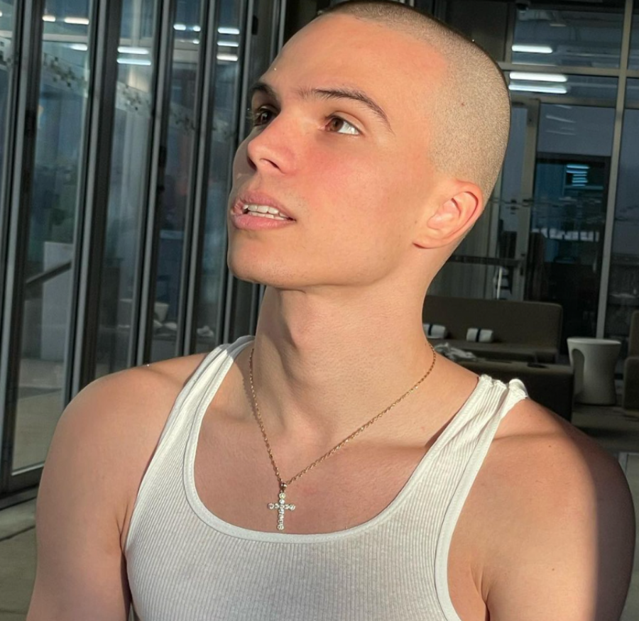 SKINUO SE VOJAŽ! Mladi reper izazvao je veliku pažnju svojom novom objavom (FOTO)