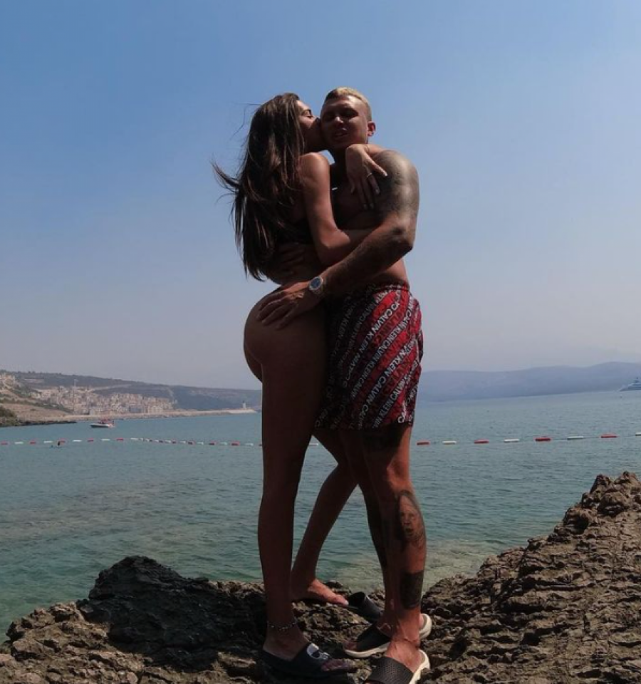 DOŠLA JE I ONA NA SLAVLJE Jovana Ljubisavljević pojavila se na svadbi Anđele i Nemanje, a evo šta je imala da kaže na dešavanja u Beloj kući