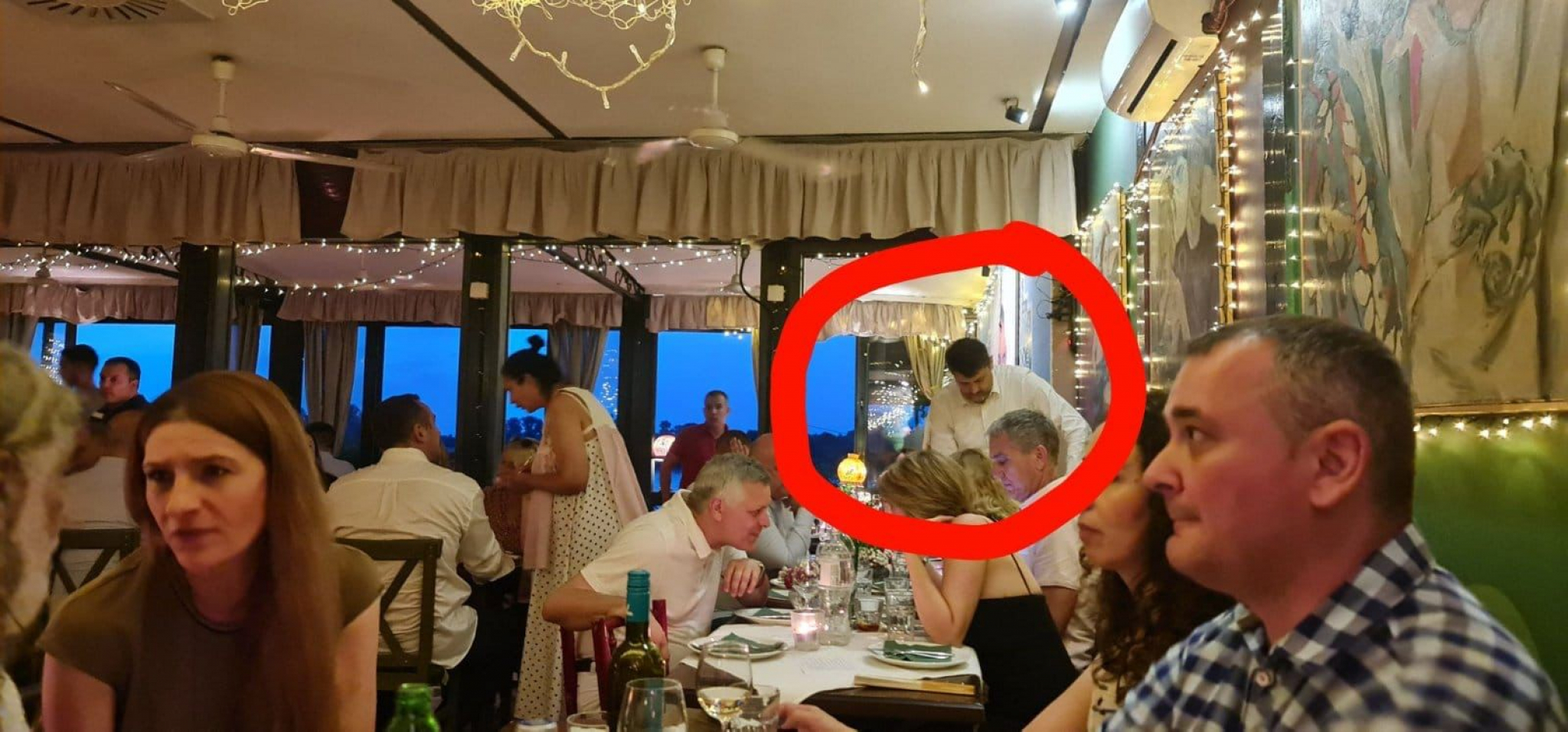 E MOJ VUČIĆU, KOME SI TI DAO DA BUDE AMBASADOR? Božović došao na zabavu kod Đorđevića koji je vređao predsednika najodvratnijim izrazima (FOTO)