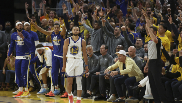 KARI BESAN NA KONFERENCIJI Novinarka postavila pitanje, a onda je plejmejker počeo da lupa