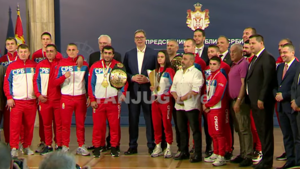 Predsednik Vučić ugostio boksersku reprezentaciju Srbije