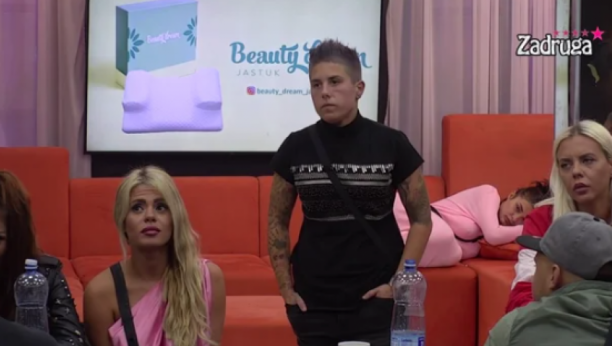 RASUTA U KOMADE MC Aleks van sebe, saterana u ćošak, mora da bira između ljubavi i porodice