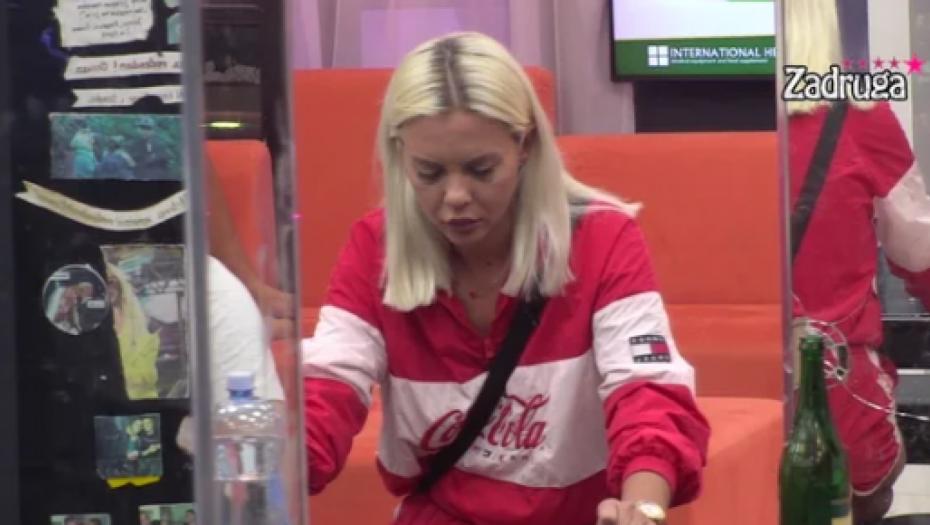 RASUTA U KOMADE MC Aleks van sebe, saterana u ćošak, mora da bira između ljubavi i porodice