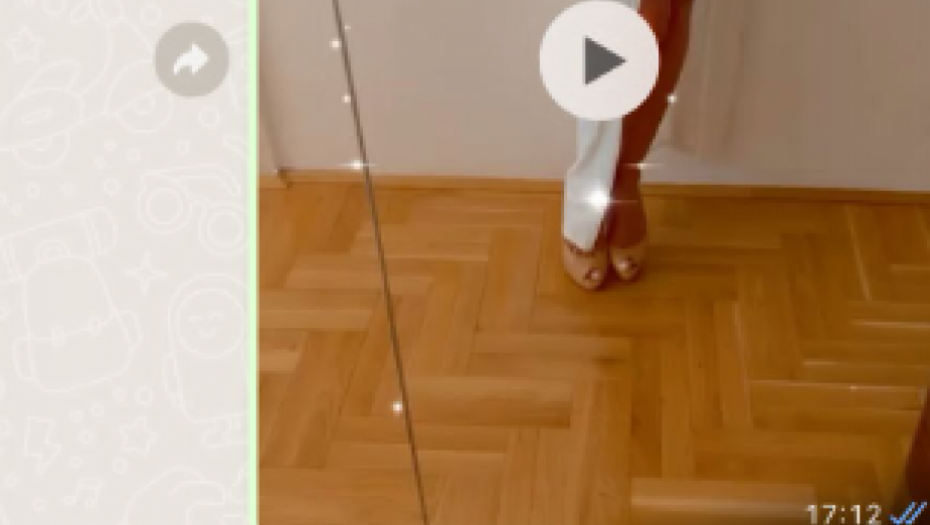 Dia Kostić moli Dušicu za haljinu