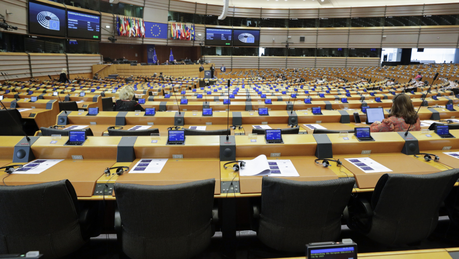 KOMŠIJAMA PRETI KATASTROFA "Povlačim ministre i stavljam tačku na ovu agoniju"