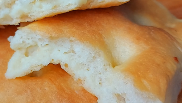 MEKANA KAO PUFNICA Spremite pogaču sa pireom (VIDEO)