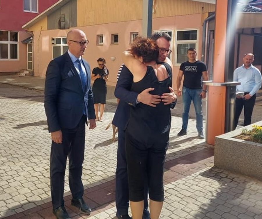 NIJE MOGLA DA KUPI HLEB JER JE SRPKINJA Petković: Na današnji dan se naša Dragica Gašić vratila u svoj stan u Đakovici