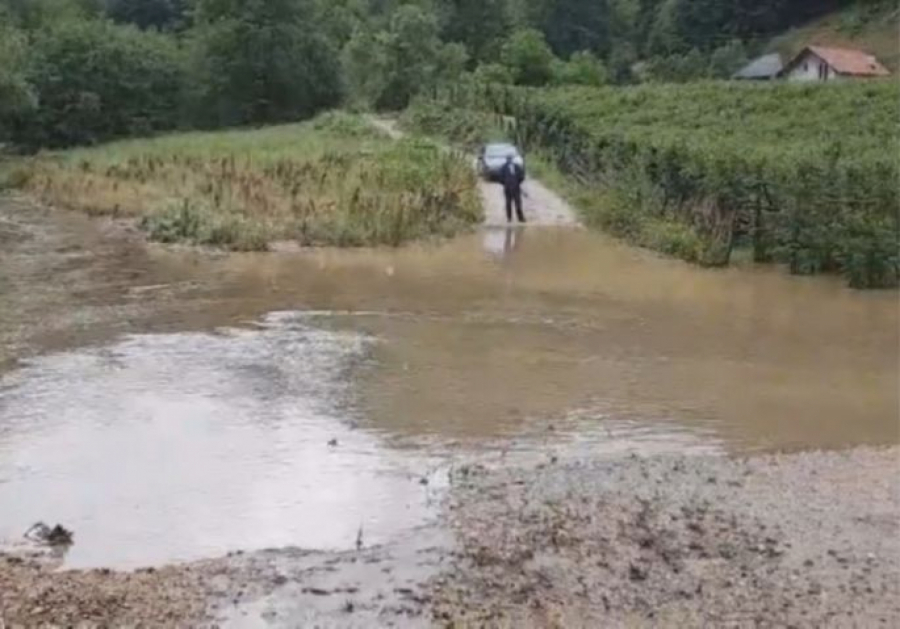 IVANJICA OPUSTOŠENA POSLE NEVREMENA Uništeni zasadi, oštećeni putevi