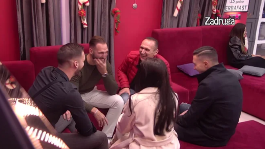 SVI ZNAJU DA JE ON ŽIV Porodična kuća Osmakčića zaključana i prazna, nema nigde nikoga, komšije izgovorile šokantne stvari