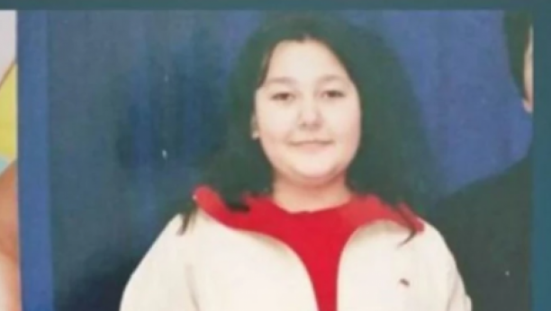 RETKO KO BI JE PREPOZNAO Isplivala stara fotografija jedne od najatraktivnijih pevačica, evo kako je izgledala kao devojčica (FOTO)