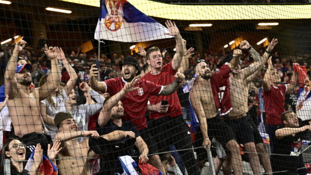 U STOKHOLMU, A KAO U BEOGRADU Srpski navijači oduševili "orlove", pogledajte scenu sa kraja utakmice (VIDEO)
