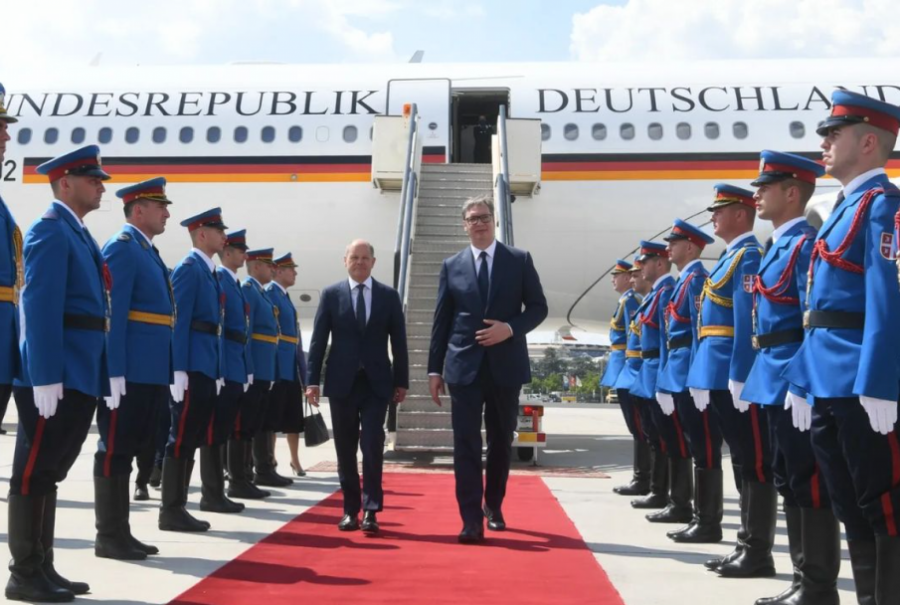 SRBIJA POSTALA CENTAR SVETA Mnogo važnih poseta našoj zemlji u kratkom roku