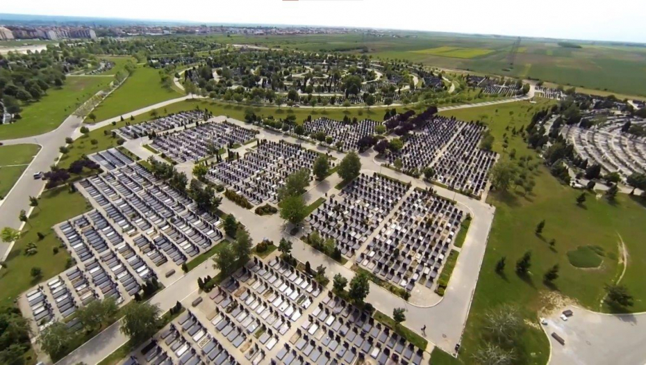 TAKAV JE POSAO NI JA GA NE VOLIM Po ugledu na Bili Pitona krali nadgrobne spomenike pa ih ponovo prodavali