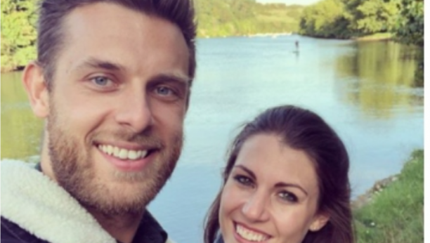 MLADIĆ I DEVOJKA SU SE VENČALI Nakon 20 godina našli su staru fotografiju i otkrili neverovatnu istinu!