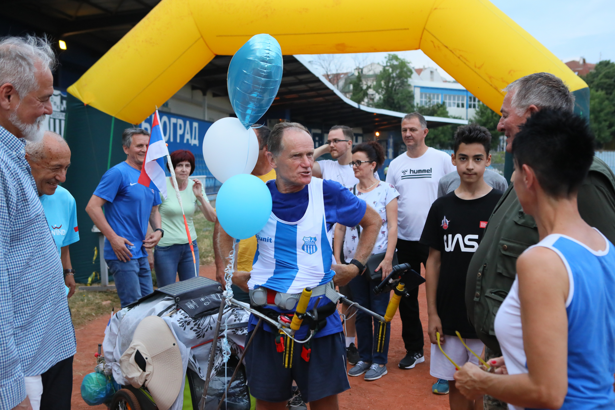 NESVAKIDAŠNJI PODVIG Zdravko Vujaklija ispunio davno zacrtani cilj povratka u domovinu iz pečalbe: Dvadeset dana pešačio od Italije do Srbije