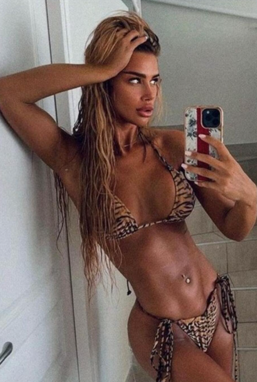 SVIMA PADAJU VILICE Ivana Nikolić u nikad vrelijem izdanju, fotografije zapalile društvene mreže (FOTO)