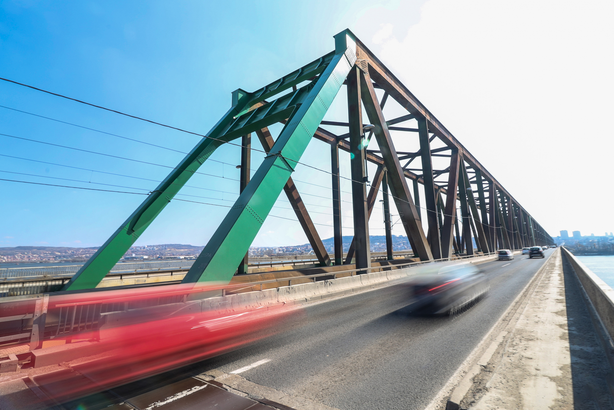 BIZARNA NESREĆA! Spasao samoubicu, pa ga pokosio auto!