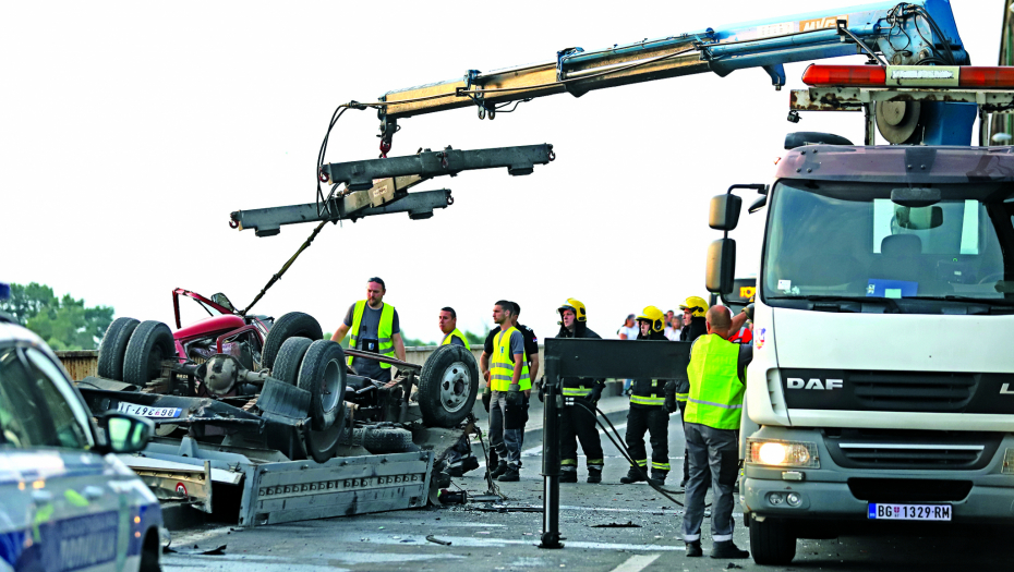 BIZARNA NESREĆA! Spasao samoubicu, pa ga pokosio auto!