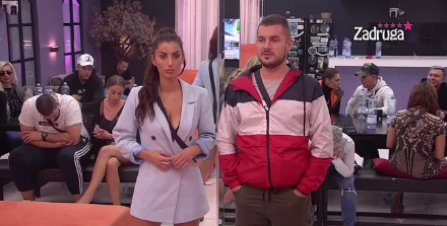 PEVAČ PROKOCKAO DVA STANA Napravio problem, pa završio u policiji, ovo su svi detalji