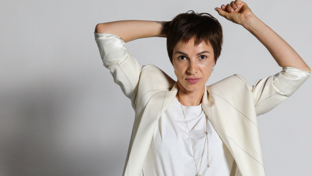 PEVAČICE SE PROZIVALE ZBOG ESTETSKIH KOREKCIJA Marina Tadić poručila koleginici: Trebalo bi i ti da ih radiš