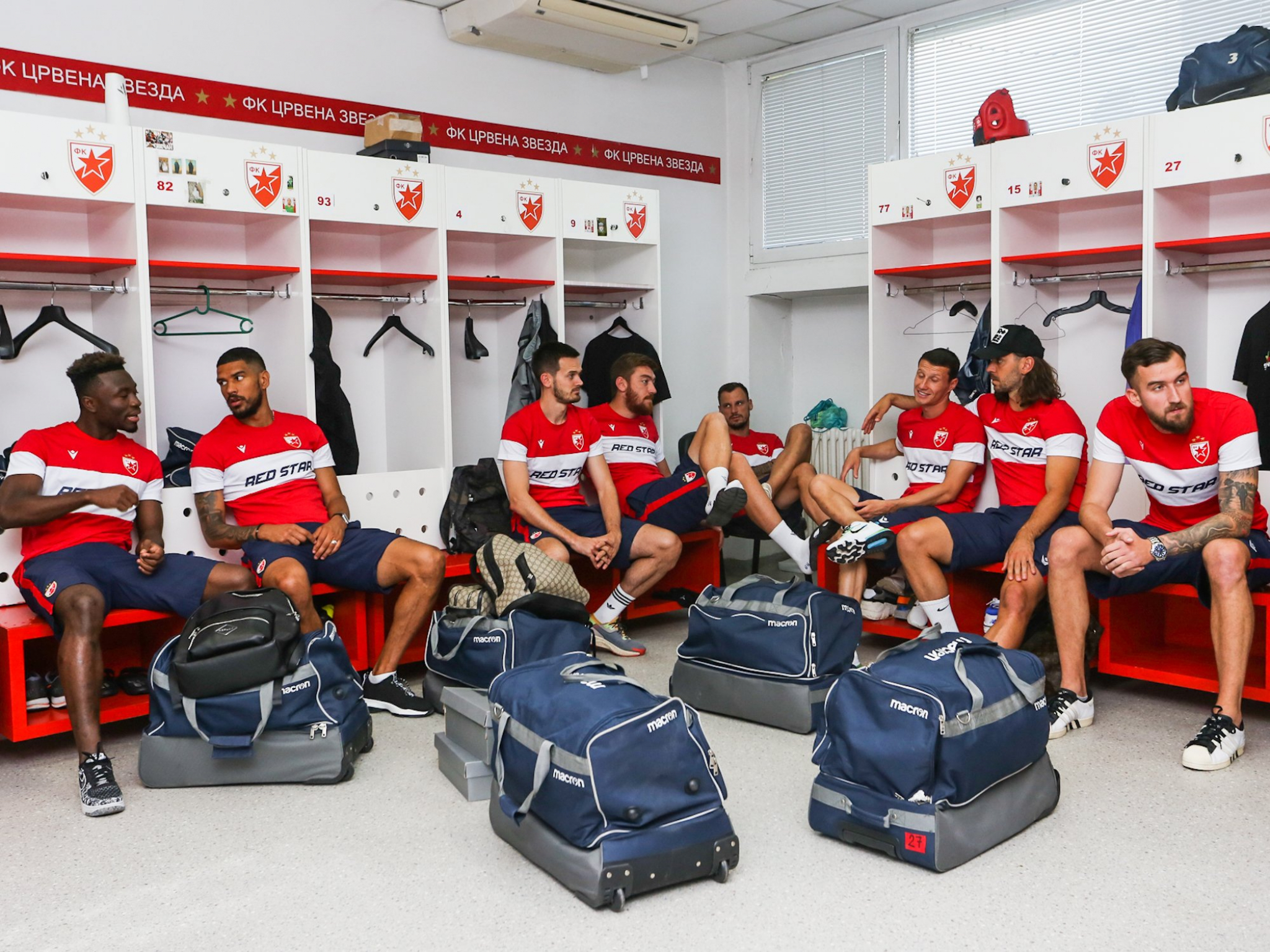 NIKAD VIŠE DA NE DOZVOLIMO SEDAM BODOVA MINUSA Zvezdan Terzić na okupljanju najavio pojačanja i otkrio zbog čega ga je zvao Nenad Lalatović