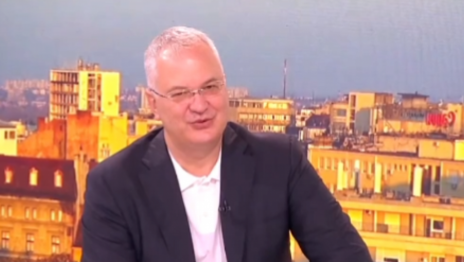 DRAGAN ŠUTANOVAC: Jeremić glumata pravovernu opoziciju, a glasao je za Vučićev budžet