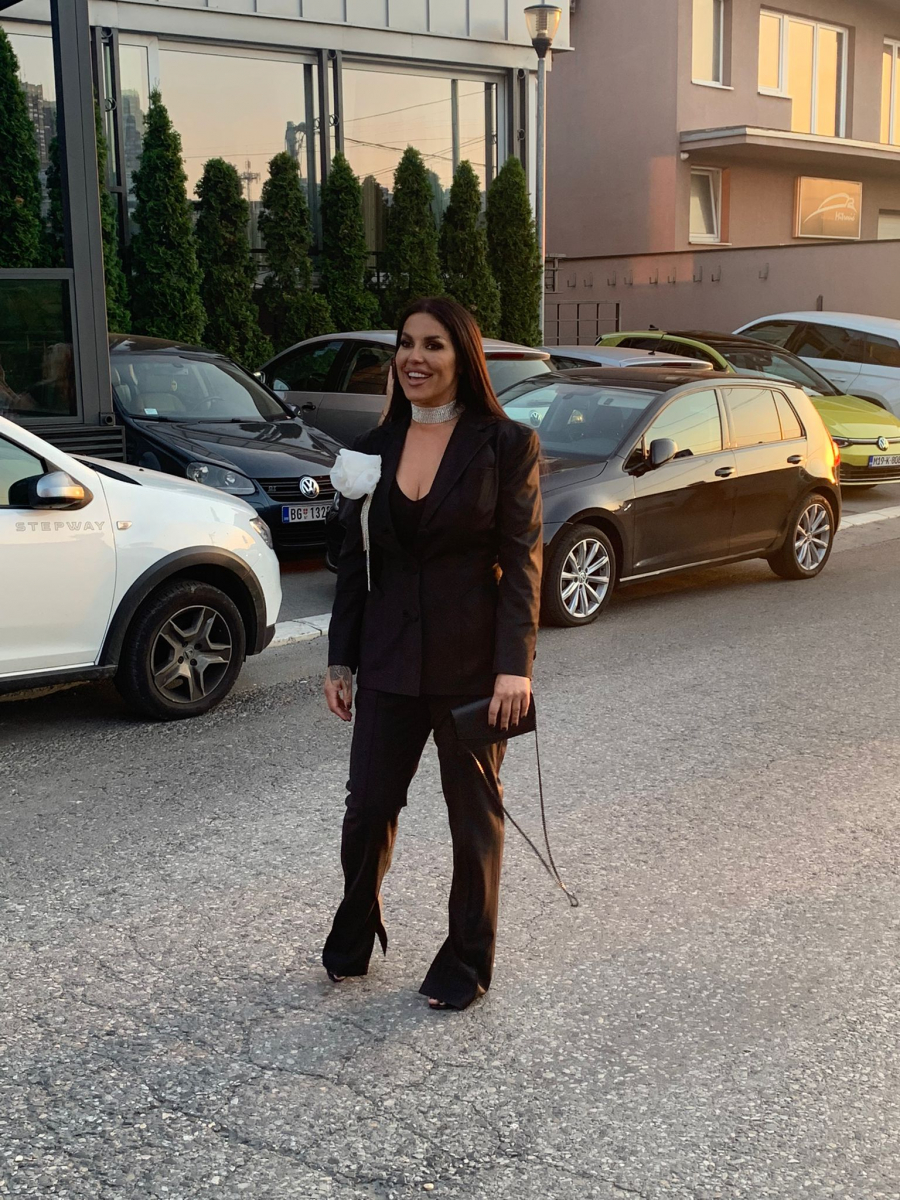 PEVALA BI ZA LGBT POPULACIJU Seka Aleksić iskreno o tome, pa poručila: Što da ne, ja pevam svuda gde je ljubav!