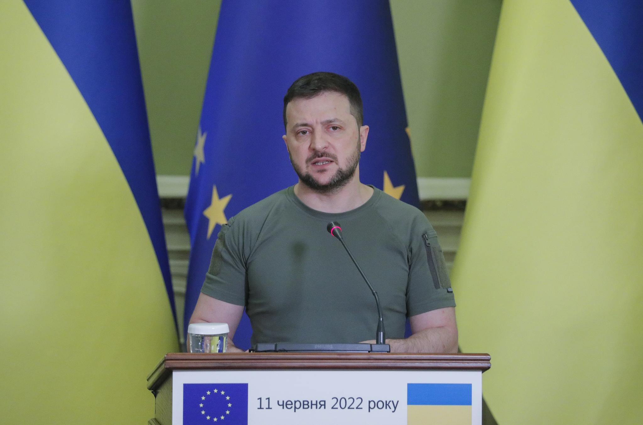 Ukrajinski bezbednjak pronađen mrtav s prostrelnom ranom; Snimljen napad na aerodrom u Sevastopolju (FOTO/VIDEO)