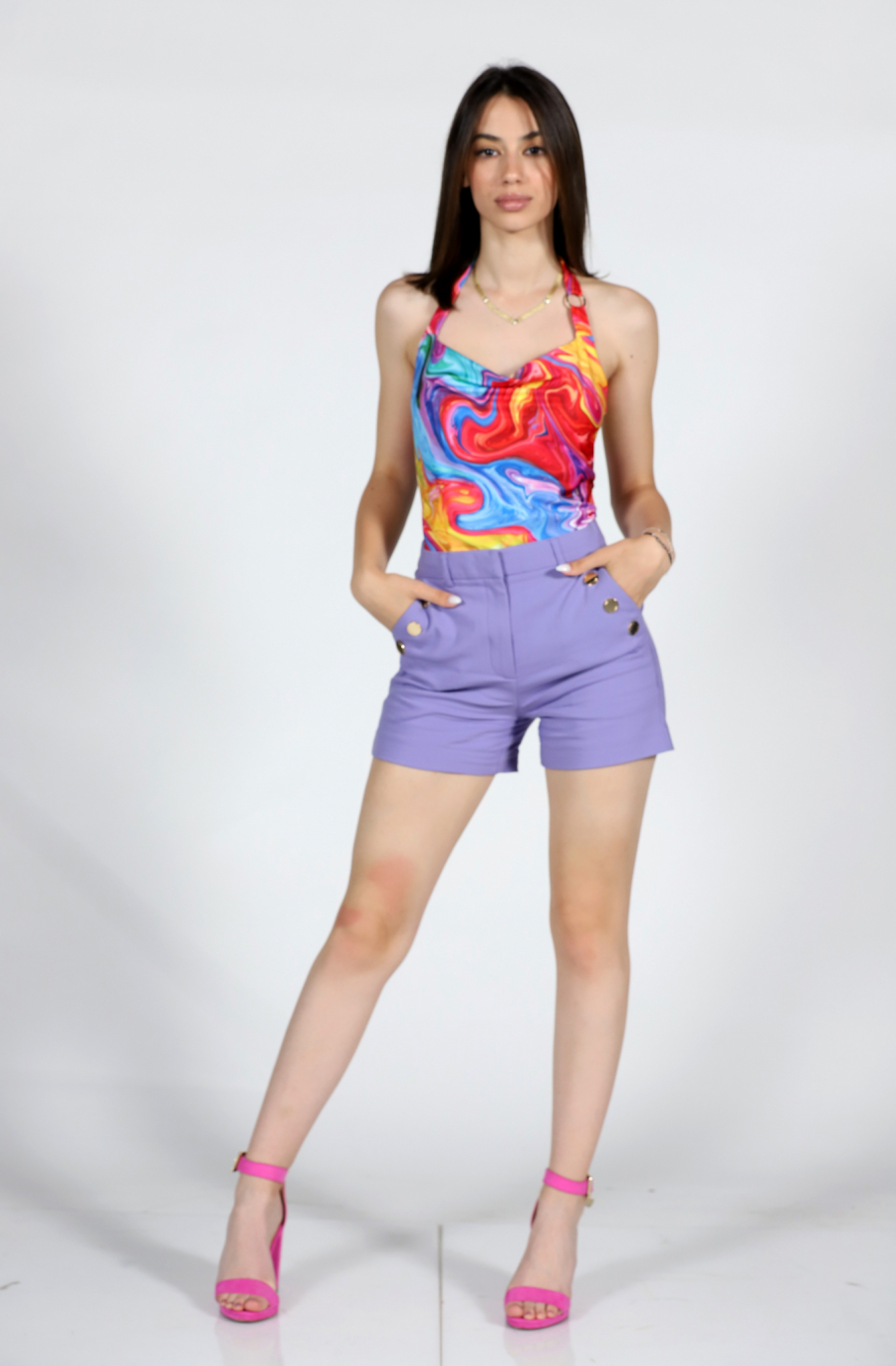 URAGANKE NA NAS GLEDAJU KAO NA MLAĐE SESTRE Naslednice ženske grupe 