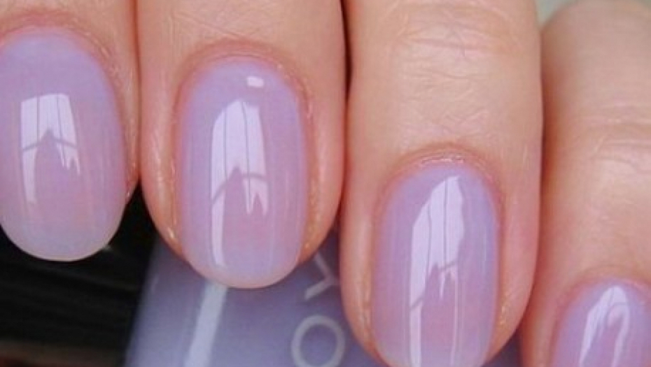 CRVENI NOKTI APSOLUTNI KLASIK Manikir trendovi koji će dominirati u 2023. godini