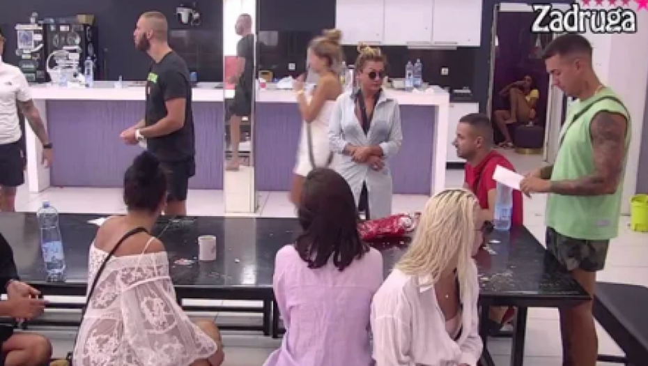 VELIKI ŠEF DONEO ODLUKU Nakon svih skandala porodice Osmakčić zadrugarima stiglo pismo u Belu kuću