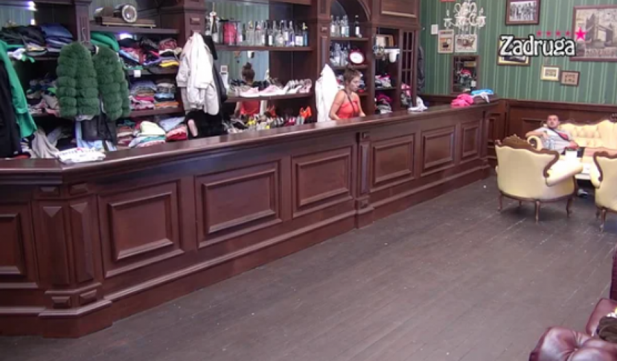 UZMEM GUMICU I IZBRIŠEM NEKOG Gruja se jadao Diji, ženu zaboravio lako, a ljubavnicu teže