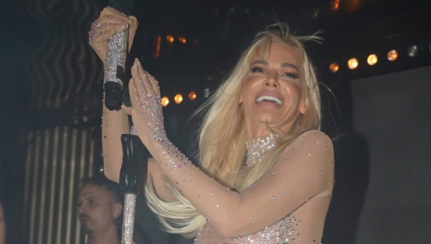 ZAKAZALI NASTUPE ZA DOČEK NOVE GODINE Aca Lukas i Aco Pejović uzeće 80.000 evra, a Ceca je rekorder, evo koliko će zaraditi