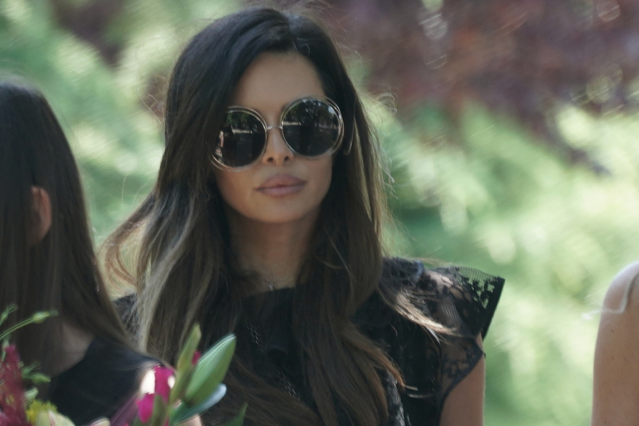 MIŠA GROF I VIDOJE NISU RAZGOVARALI ŠEST GODINA Nikolina Pišek nastavlja da raskrinkava porodicu pokojnog supruga nakon što je svekar udario na nju