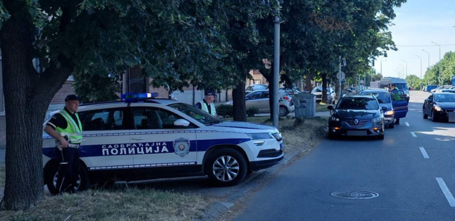 DROGIRANI MALOLETNIK VOZIO AUTO BEZ DOZVOLE Predat roditeljima, beogradska policija isključila iz saobraćaja još dva vozača