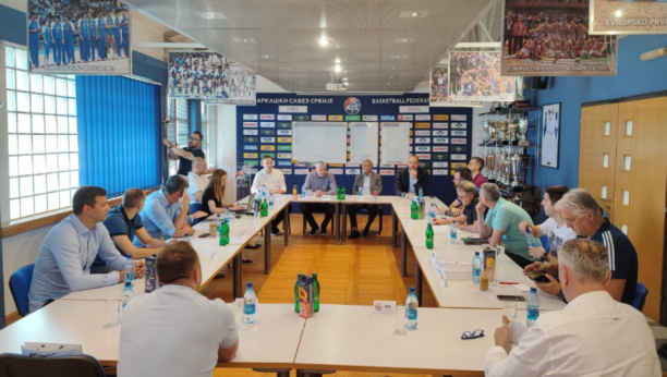 VAŽAN SASTANAK Žoc, Radonjić, Pešić, Danilović i Čović za istim stolom (FOTO)