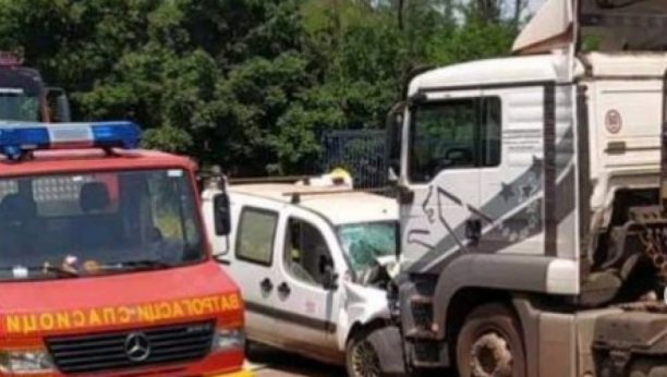 TEŠKA NESREĆA KOD SMEDEREVA Vozač ostao na mestu mrtav (FOTO)