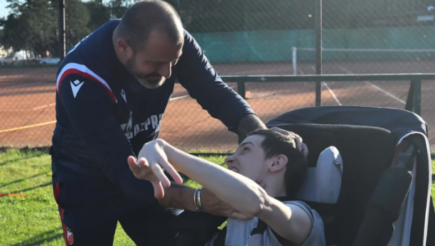 SJAJAN POTEZ CRVENO-BELIH Gest Aleksandra Kataija i Dejana Stankovića dirnuo je mnoge (VIDEO)