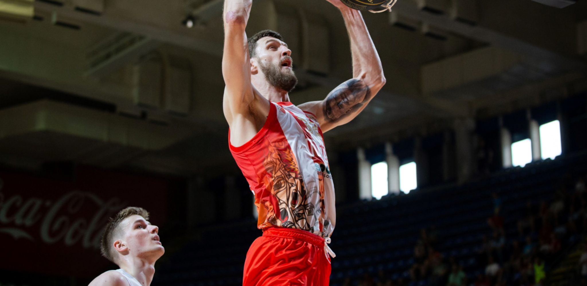 BRUTALNA ZVEZDA PREGAZILA FMP Crveno-beli na korak od triple krune