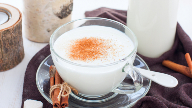 RIZNICA PROBIOTIKA U ČAŠI Napravite domaći kefir sa samo 2 sastojka, idealan za rashlađivanje