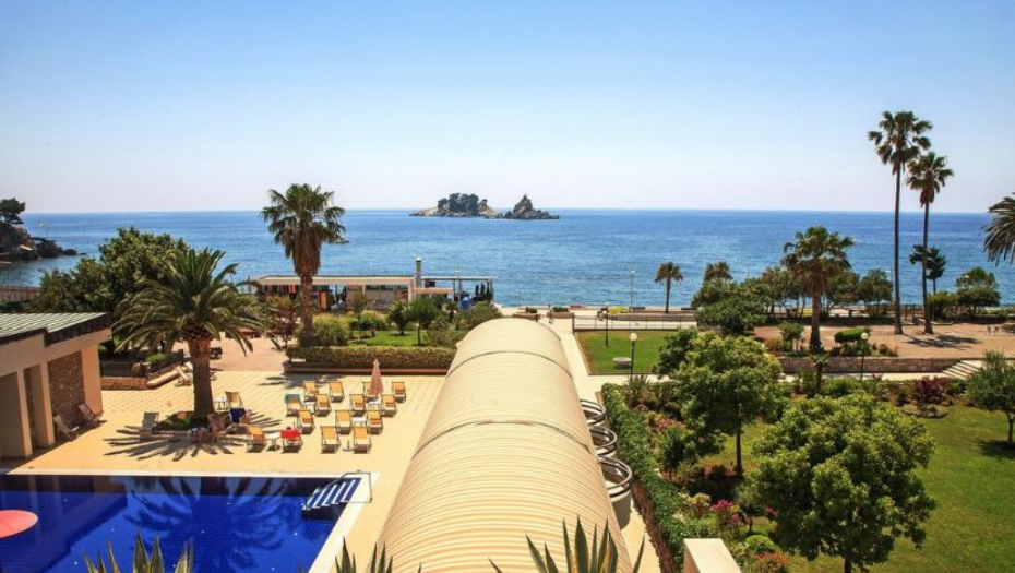 OVO MORATE ZNATI AKO UPLAĆUJETE ALL-INCLUSIVE ARANŽMANE Seničić otkrio da li su najisplativiji izbor za letovanje: "Tu se služite ceo dan"