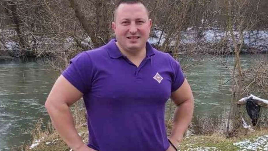 MIROSLAV STEVANOVIĆ JE HEROJ Policajac izvukao dečaka iz jezera i spasao ga sigurne smrti!