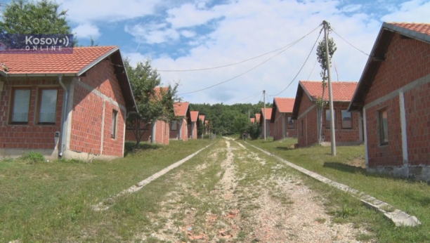 PROGON I NASILJE NAD SRBIMA NE PRESTAJU Obijeno 11 kuća sagrađenih za povratnike na Kosovo i Metohiju (FOTO, VIDEO)