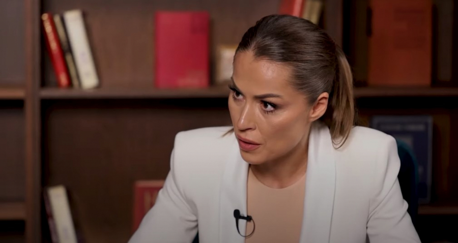 MINISTAR PROBAO DA SE OPERE, PA SE UKOPAO JOŠ DUBLJE Stefanović ćuti o prisluškivanju!