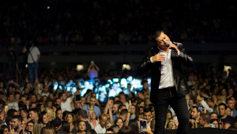 REKORD NA TAŠU! Aco Pejović blokirao Beograd (FOTO)