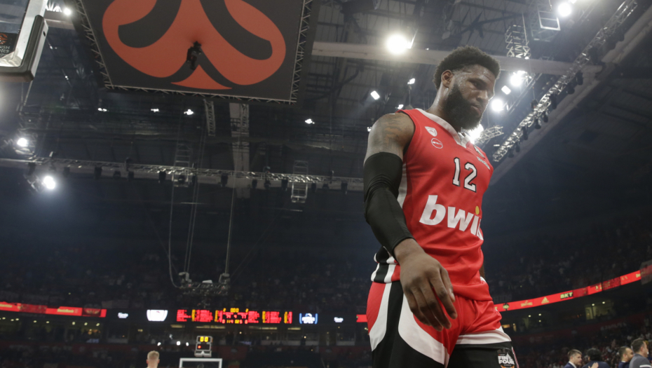 PEH ZA CRVENO-BELE PRED ARMANI Hasan Martin se povredio, sledi mu nešto duža pauza