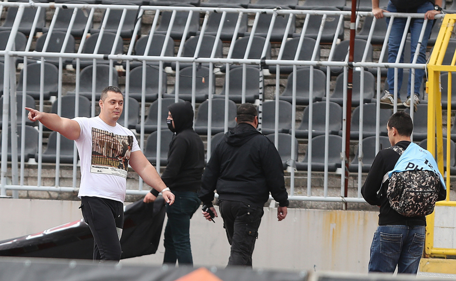 IZBEGAO VELJINU KLANICU, PA DOBIO OSAM METAKA Vođa škaljaraca koji je likvidiran u kafiću u Budvi već bio na meti suparničke bande