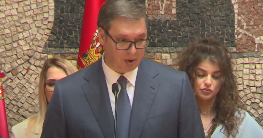 VUČIĆ ČESTITAO MEDICINARIMA I mene su roditelji trpeli dok sam učio do kasno u noć, znam kako je to (VIDEO)