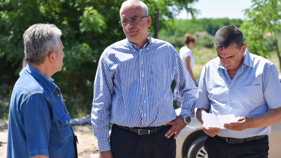 UKLANJA SE JEDNA OD NAJVEĆIH DEPONIJA KOD SUBOTICE Gradonečelnik Stevan Bakić apelovao na pojedince da ne bacaju otpad na javnim površinama