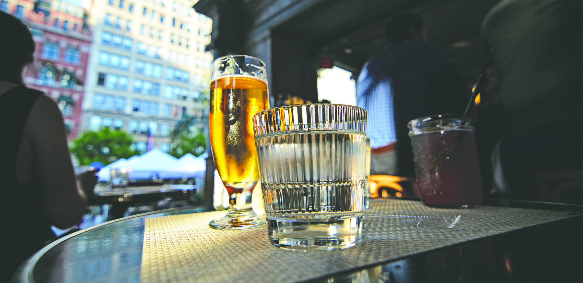 SRPSKI HEMIČARI NAPRAVILI BUM! U Beogradu predstavljeno pivo sa efektom protiv starenja